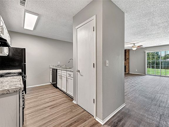 4th image of 1359 N Boxley Ave
