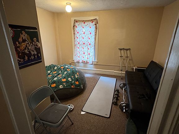 2nd image of 132 S Main St #1