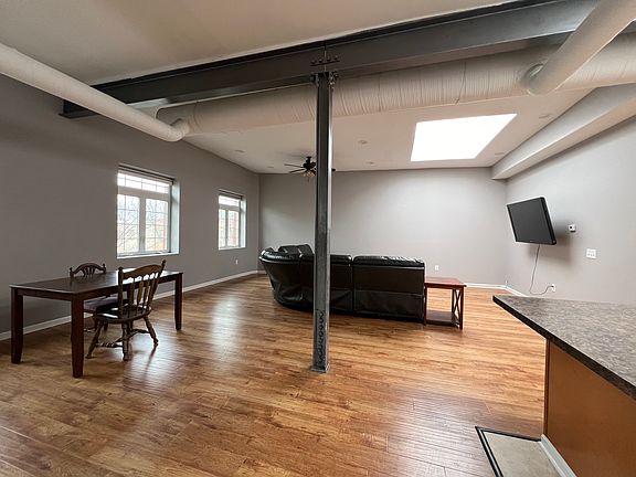 4th image of 223 Ferry Ave #1