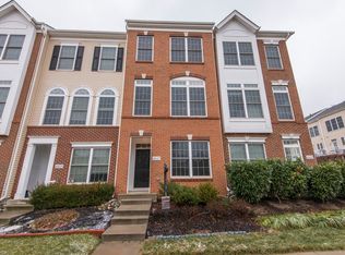 42627 Homefront Ter, Chantilly, VA 20152