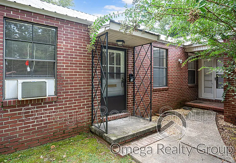 901 9th Ave S #7 — Photo 2