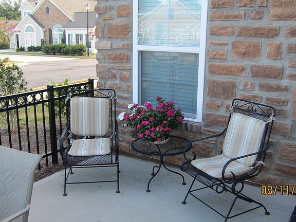 3rd image of 172 Lone Oak Cir