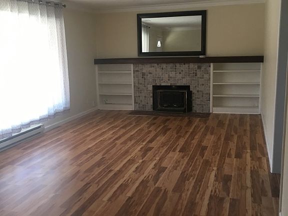 3rd image of 615 Elm Dr