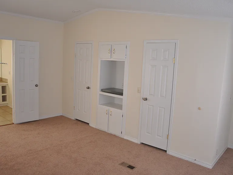 14939 Angela Dr — Photo 8