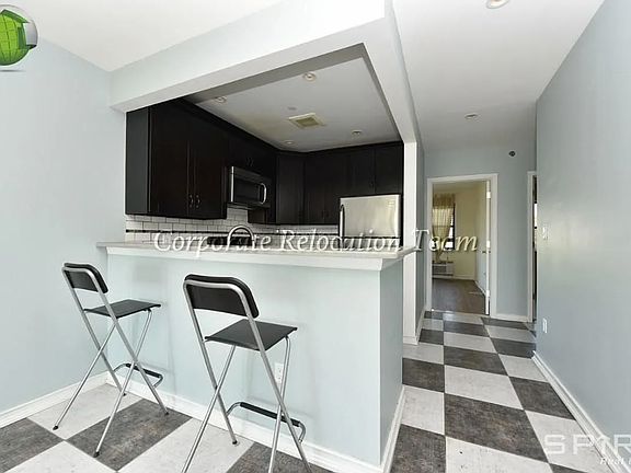 5th image of 3037 38th St APT 4