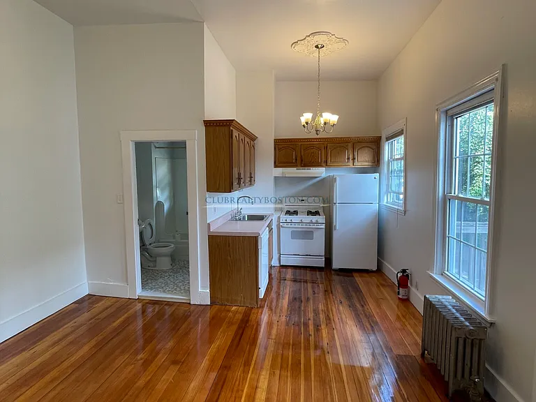 23 Bigelow St #1 — Photo 6