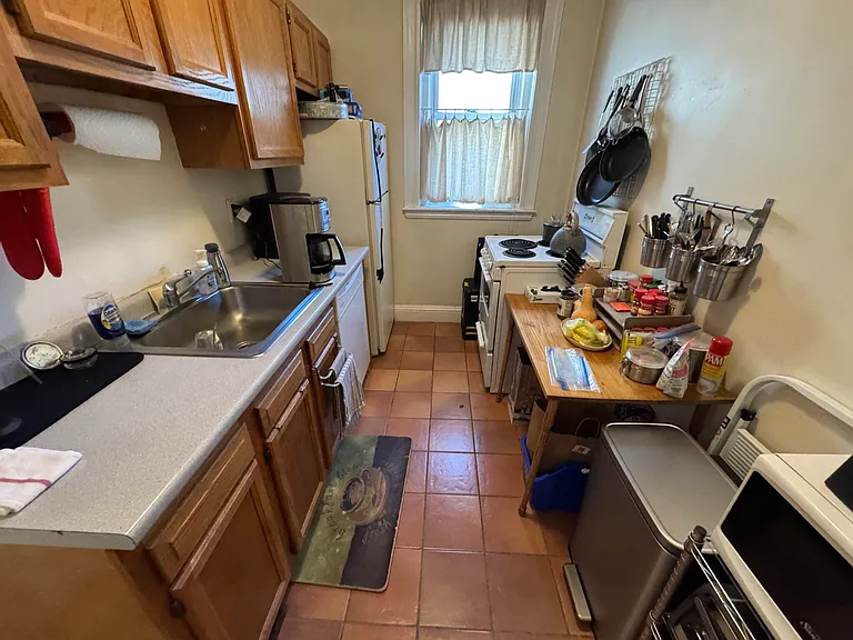 109 Strathmore Rd #6 — Photo 7