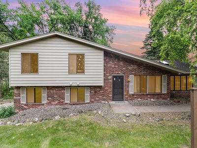 2237 Country Ln, Minnetonka, MN, 55305