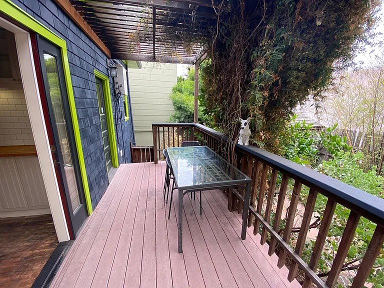 2530 Regent St — Photo 42