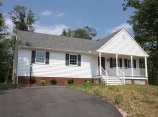 110 St Charles Pl, Aylett, VA 23009