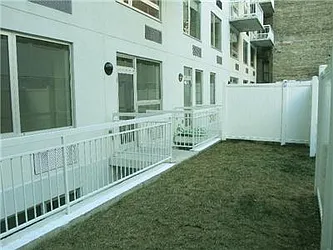 Rented by R New York