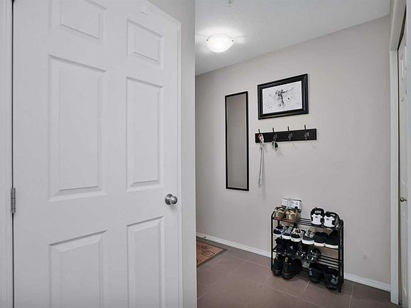 3 SE Broadway Rise #201, Sylvan Lake, AB T4S 0G9 | MLS #A2068573 | Zillow