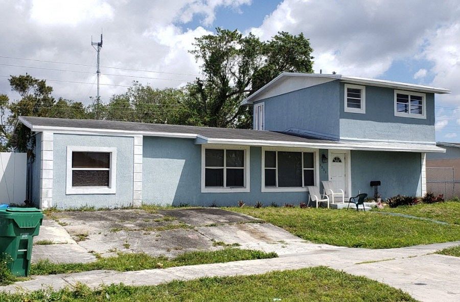 1st image of 1321 NW 202nd St