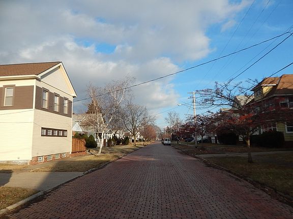 4th image of 19308 Shawnee Ave