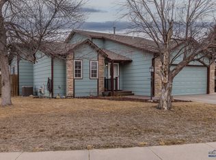 1802 Copperdale Dr, Rapid City, SD 57703