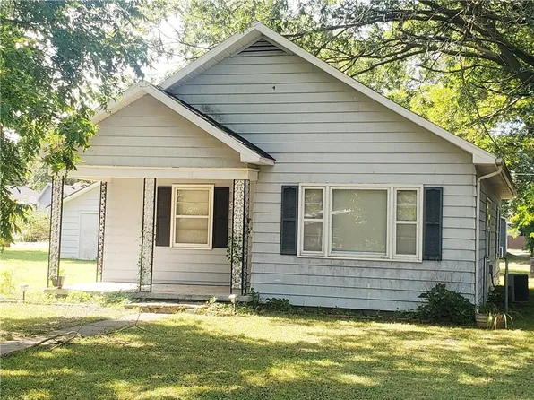 910-912 E 11th St, Pittsburg, KS 66762