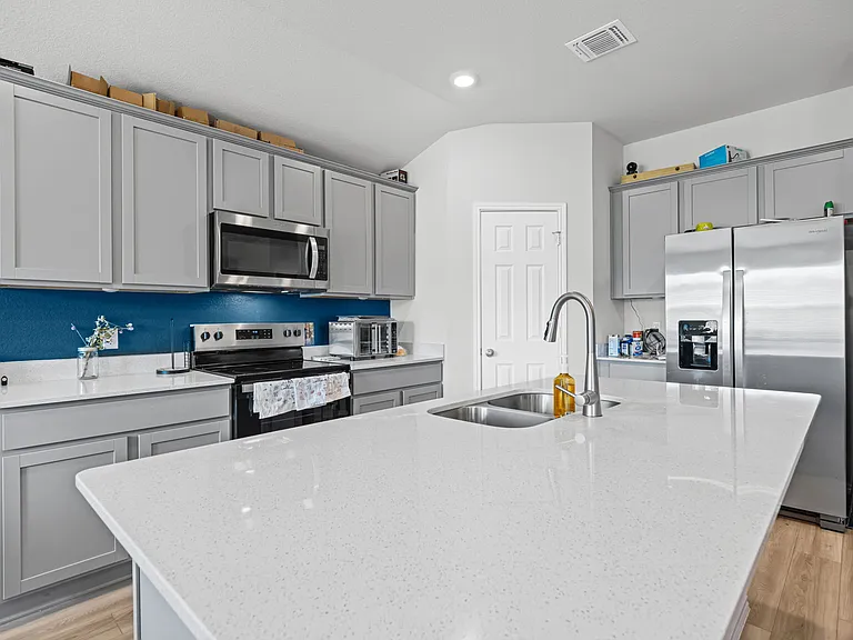 7203 Gilbert Dr — Photo 3