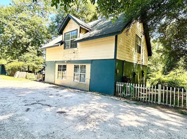 351&353 Thurmon Loop Rd, Jesup, GA 31545
