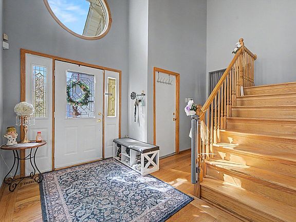 4th image of 10745 Lockwood Ave