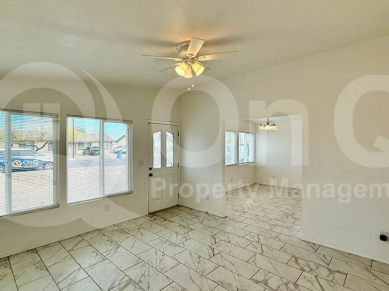 741 E Erie St #1 — Photo 24