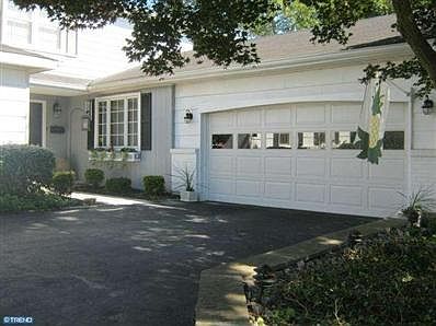 4th image of 2839 E Oakland Dr