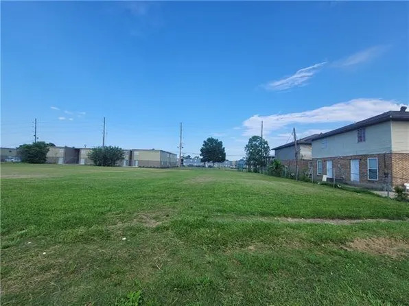 Justin Ln, Harvey, LA 70058