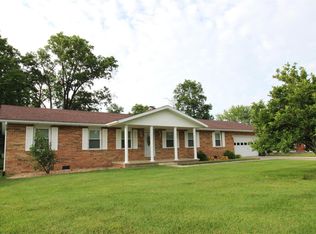 329 Circle Dr, Salem, IL 62881