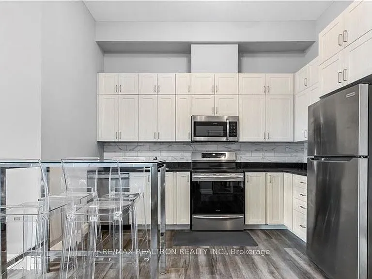 501 Frontenac St #507 — Photo 6