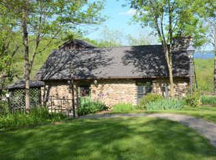 250 Dade Rd, Fontana, WI 53125