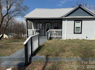 703 Stage St NW, Lenoir, NC 28645