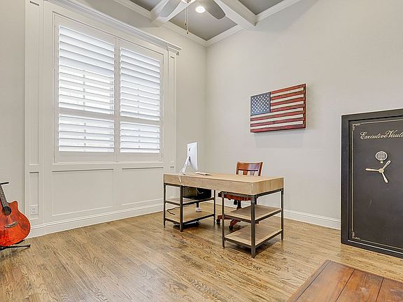 5th image of 413 Nora Ln