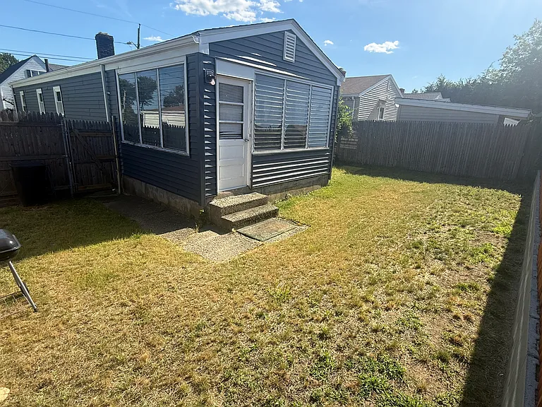33 Funston Ave — Photo 2