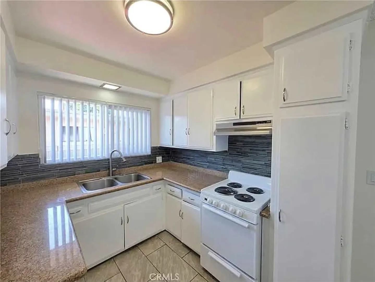 2 bed, 850 sqft, $2,295 — Photo 2