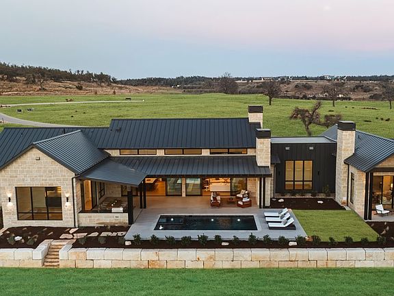 3rd image of 82 Presidio Ridge