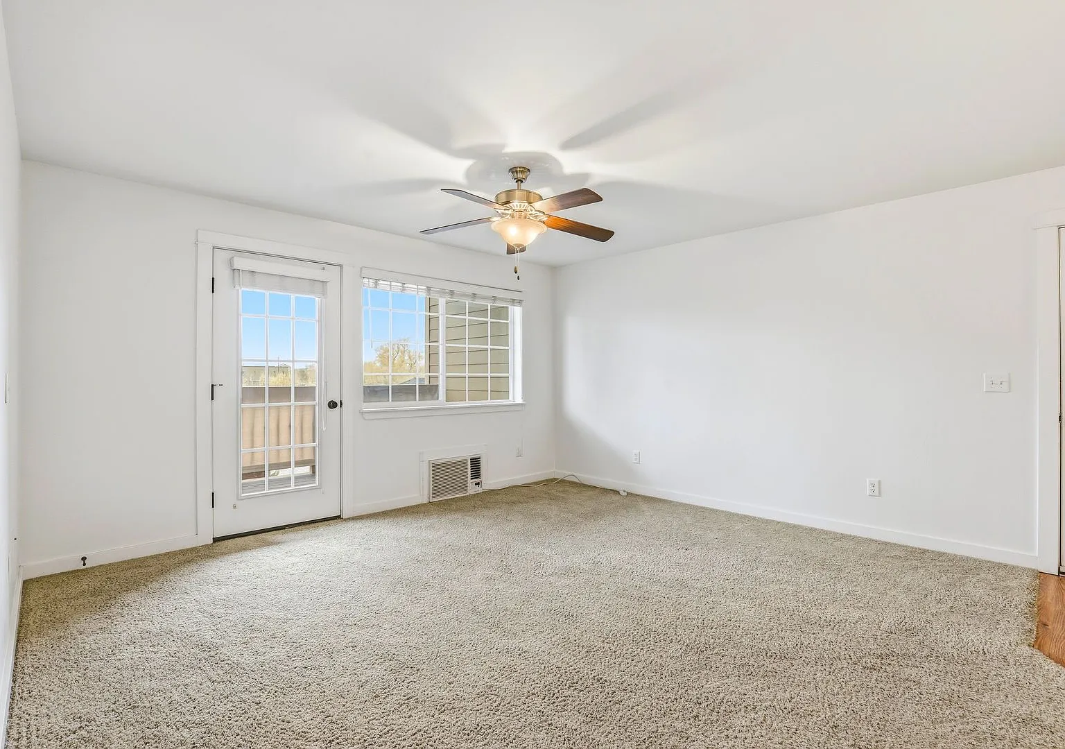 2222 Baxter- ASJS — Photo 2