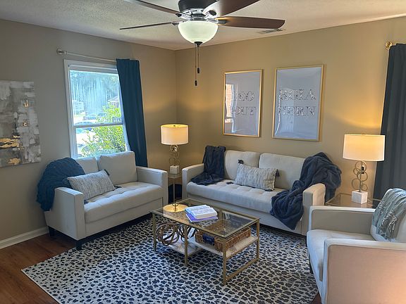 2nd image of 76 Hawthorne Apts Ct
