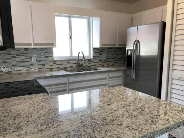 2246 W 74th St APT 202-10, Hialeah, FL 33016
