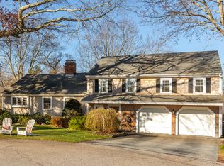 5 Willow Cir, Hingham, MA 02043