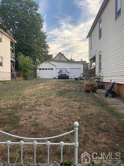 2nd image of 96 Redmond St