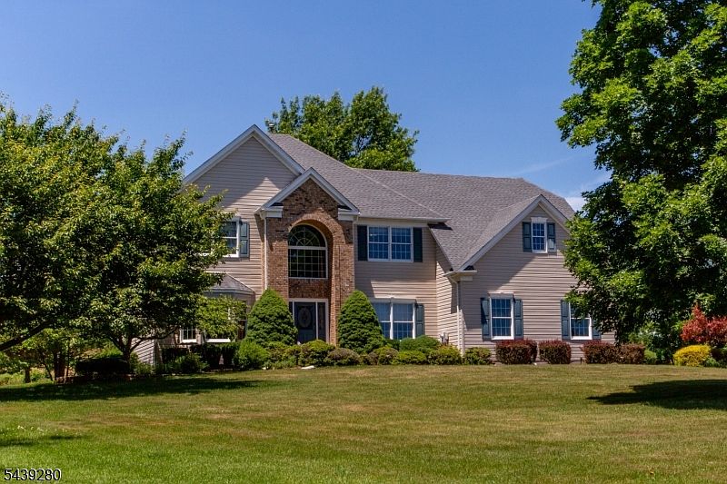 1st image of 3 Danberry Dr
