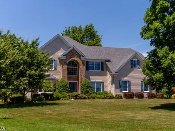 3 Danberry Dr, East Amwell Twp., NJ 08551