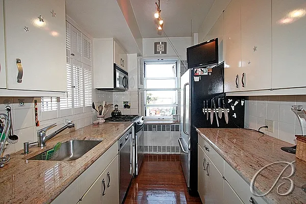 Sold by Bellmarc Realty | media 20