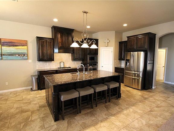 3rd image of 121 Aledo Glen Ct