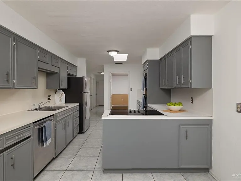 428 Vermont Ave — Photo 5