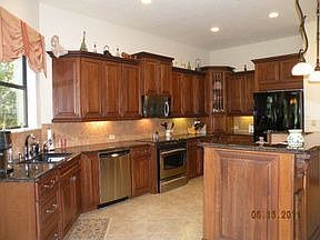 4th image of 8 Emerald Lake Ct