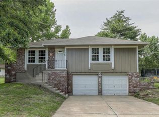 7904 E 120th St, Grandview, MO 64030