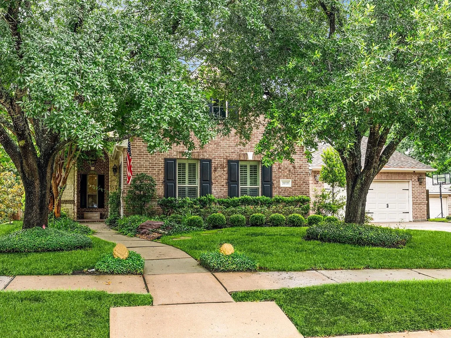 3 bed, 4.0 bath, 3368 sqft, $5,500 — Photo 4