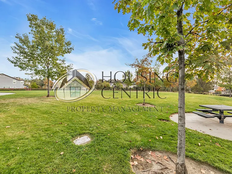 637 Lincoln Ct — Photo 70