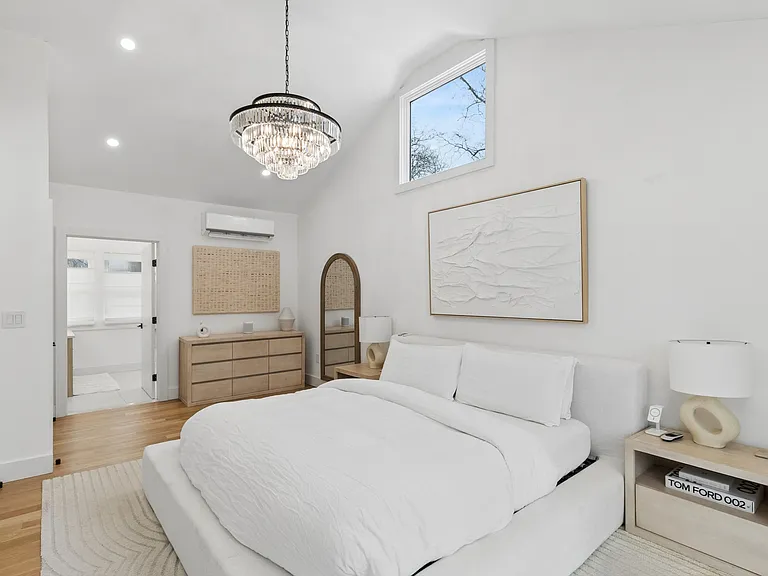 38 Sandra Rd — Photo 13