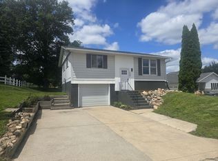 429 N Pine St, West Union, IA 52175